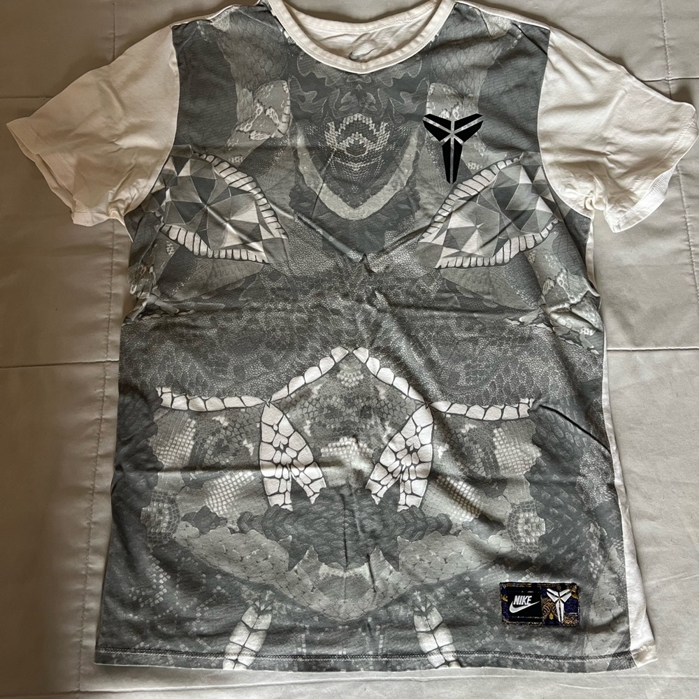Kobe Bryant Nike t shirt. Used in good condition
